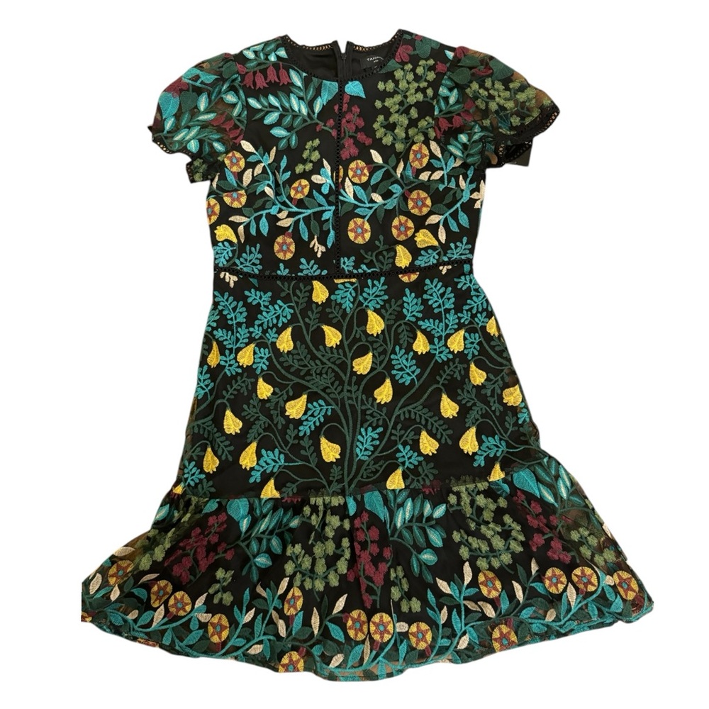 NWT T Tahari embroidery styled dress!